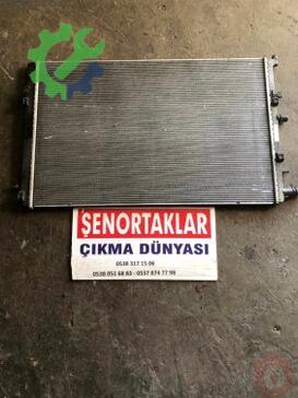 Renault Megane Klima Radyatörü 214106910R çıkma parça