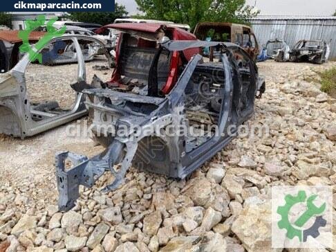 Renault Megane Marşpiyel Sacı çıkma parça