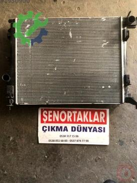 Renault Megane Su Radyatörü 214105169R çıkma parça