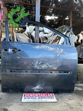 Renault Scenic Sağ Ön Kapı çıkma parça