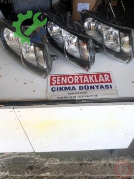 Renault Symbol Sağ Ön Far 260106223R çıkma parça