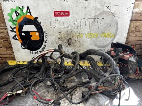 Renault Trafic Motor Tesisatı çıkma parça
