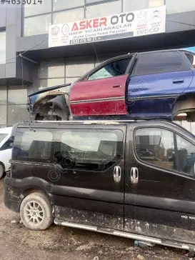 Renault Trafic Sağ Sürgülü Kapı çıkma parça