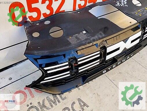 Dacia Sandero Stepway Ön Panjur 622562358R çıkma parça