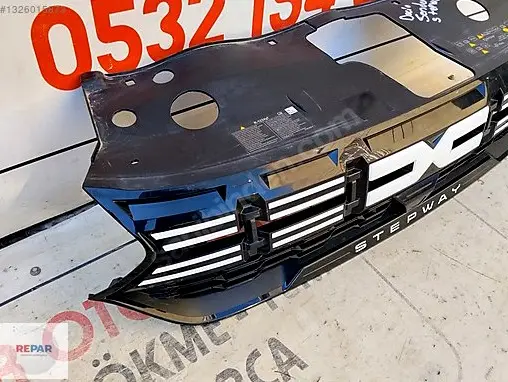 Dacia Sandero Stepway Ön Panjur 622562358R çıkma parça