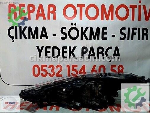 Toyota Corolla Cross Sağ Ön Far çıkma parça