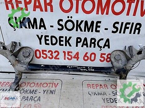 Toyota Yaris Arka Dingil çıkma parça