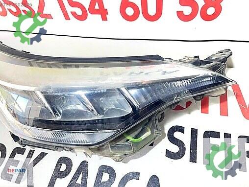 Toyota C-HR Sağ Ön Far çıkma parça
