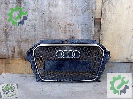 Audi A3 Ön Panjur çıkma parça
