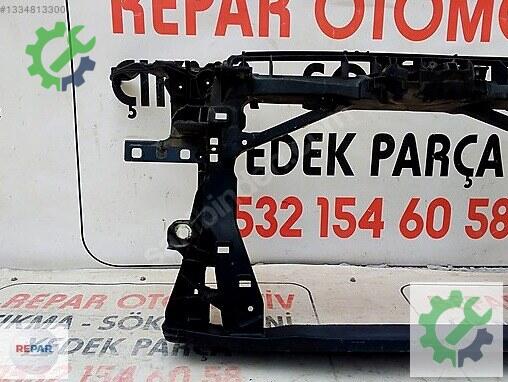 Audi A4 Ön Panel 8V0805588A çıkma parça