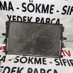 Tesla Model y su radyatörü orijinal çıkma 1494175-00-a