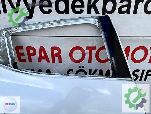 Renault Clio Sağ Arka Kapı çıkma parça