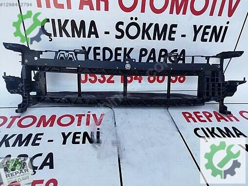 Audi A5 Radyatör 8B3121292L çıkma parça