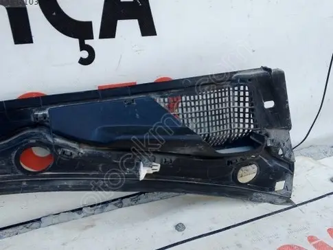 Renault Clio Ön Cam Izgarası 2013-2020 çıkma parça
