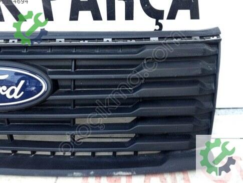 Ford Tourneo Courier Ön Panjur çıkma parça