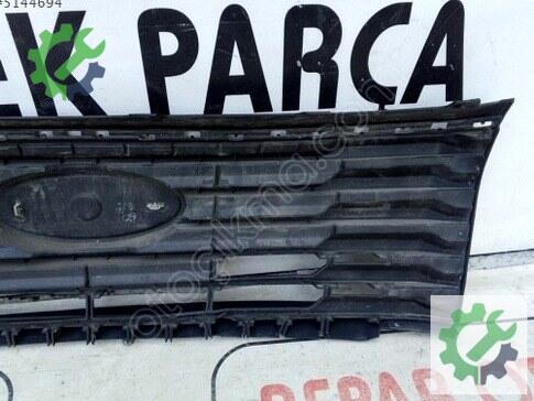 Ford Tourneo Courier Ön Panjur çıkma parça