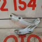 Skoda Octavia 13-20 ön sağ kaput menteşesi orijinal 5E0823302