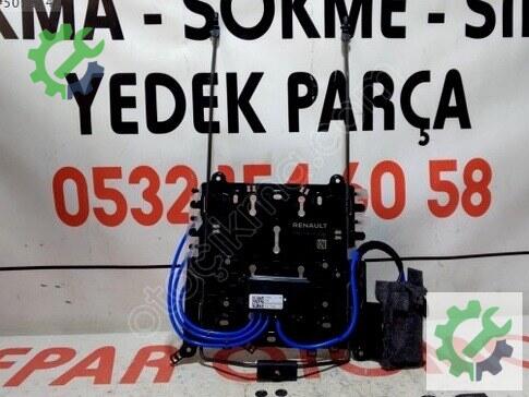 Renault Austral Ön Koltuk Başlığı 876G37929R çıkma parça