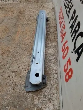 Toyota Corolla Arka Tampon Demiri çıkma parça