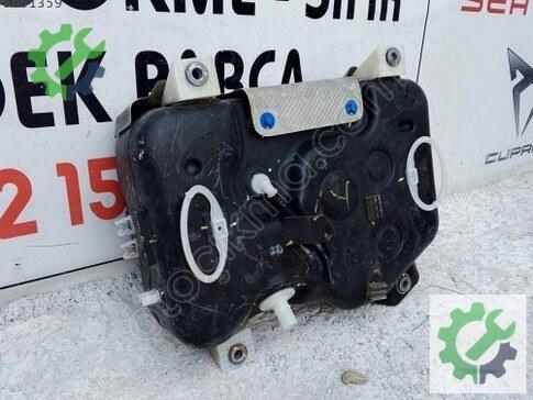 BMW 1 Serisi Adblue Tankı çıkma parça