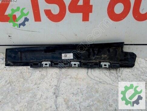 Renault Megane Kapı Çıtası 822821630R çıkma parça