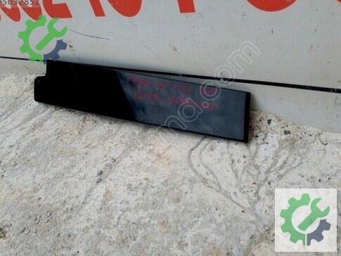 Renault Megane Kapı Çıtası 822821630R çıkma parça