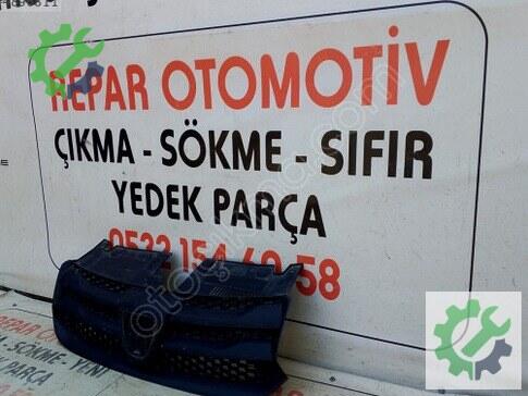 Dacia Sandero Ön Panjur 623107634R çıkma parça