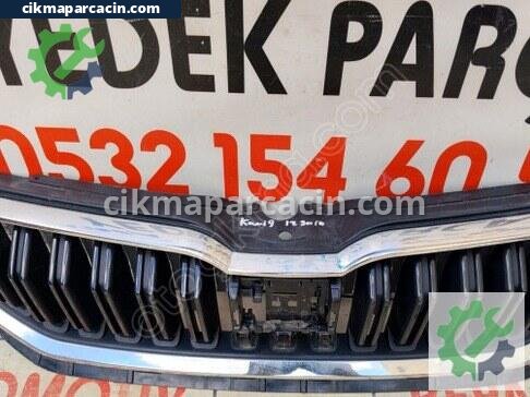 Skoda Kamiq Ön Panjur çıkma parça