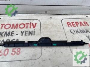 Suzuki SX4 S-Cross Ön tampon üst radyatör ızgarası