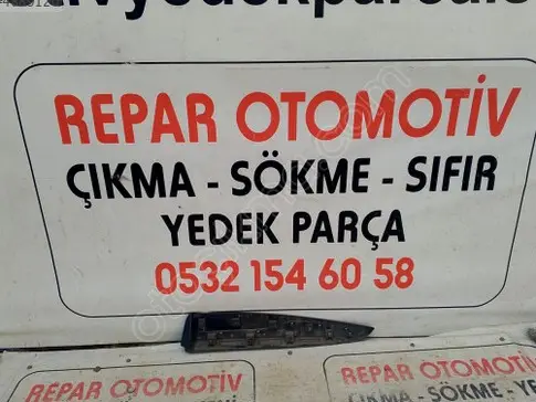 Renault Clio Kapı Çıtası 2013-2020 çıkma parça