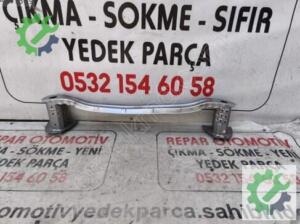 Toyota Corolla arka tampon demiri 20 25 orjinal çıkma