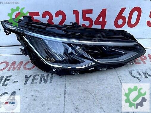 Volkswagen Golf Sağ Ön Far 5H1941066C çıkma parça