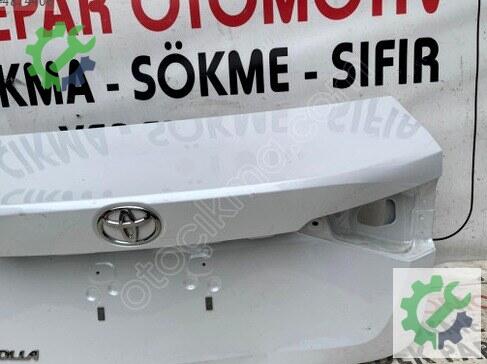 Toyota Corolla Bagaj Kapağı 2013-2018 çıkma parça