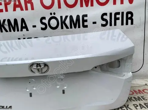 Toyota Corolla Bagaj Kapağı 2013-2018 çıkma parça