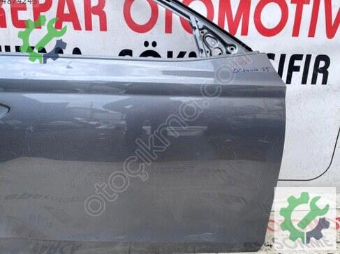 Skoda Octavia Sağ Ön Kapı çıkma parça