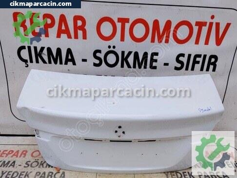 Renault Symbol Bagaj Kapağı çıkma parça