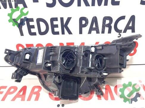 Renault Clio Sağ Ön Far çıkma parça