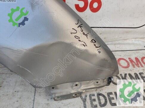 Skoda Fabia Sağ Ön Çamurluk çıkma parça