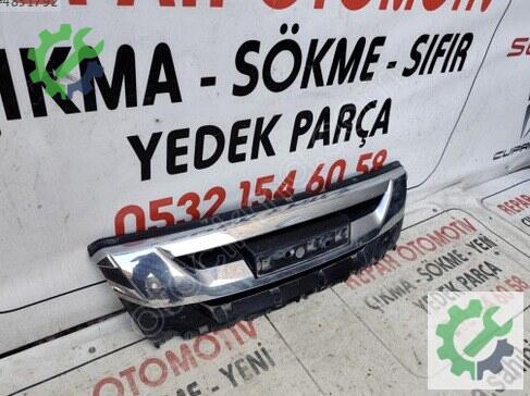 Isuzu D-Max Ön Panjur çıkma parça