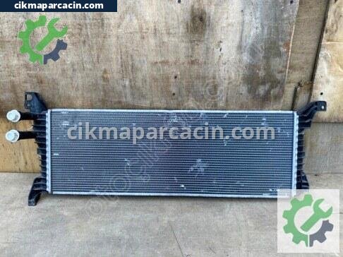 Volkswagen Transporter Intercooler Radyatörü çıkma parça