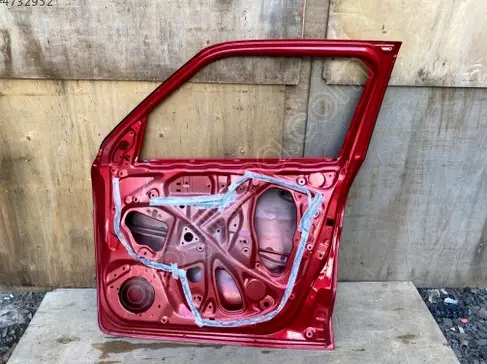 Suzuki Swift Sağ Ön Kapı çıkma parça