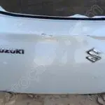 Suzuki swıft beyaz bagaj kapağı çıkma orjinal 2018-2023