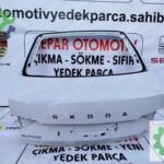 Skoda superb bagaj kapağı beyaz 2016-2024  3v5827173a