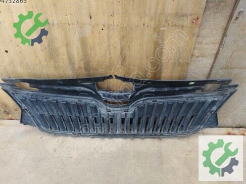 Skoda Rapid Ön Panjur çıkma parça