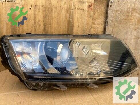 Skoda Octavia Sağ Ön Far çıkma parça