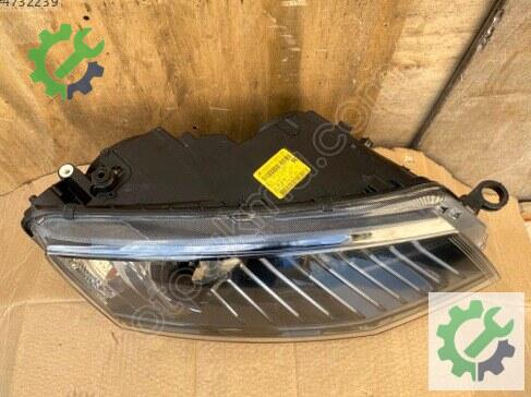 Skoda Octavia Sağ Ön Far 5E1941016B çıkma parça