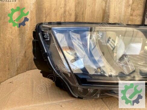 Skoda Octavia Sağ Ön Far 5E1941016B çıkma parça