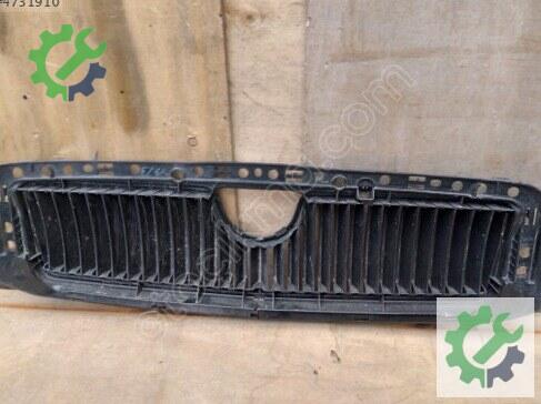 Skoda Fabia Ön Panjur 6Y0853668B çıkma parça