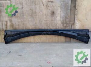 Renault Clio 5-captur 2 ön cam ızgarası 668119397R