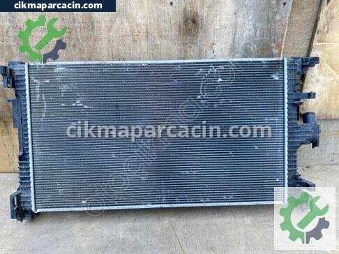 Renault R 5 Motor Su Radyatörü çıkma parça
